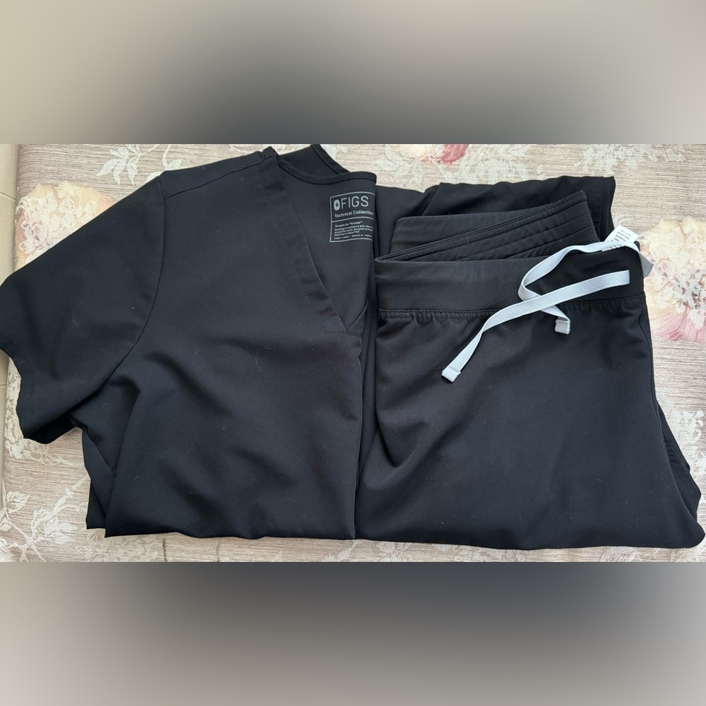 Figs women’s scrubs